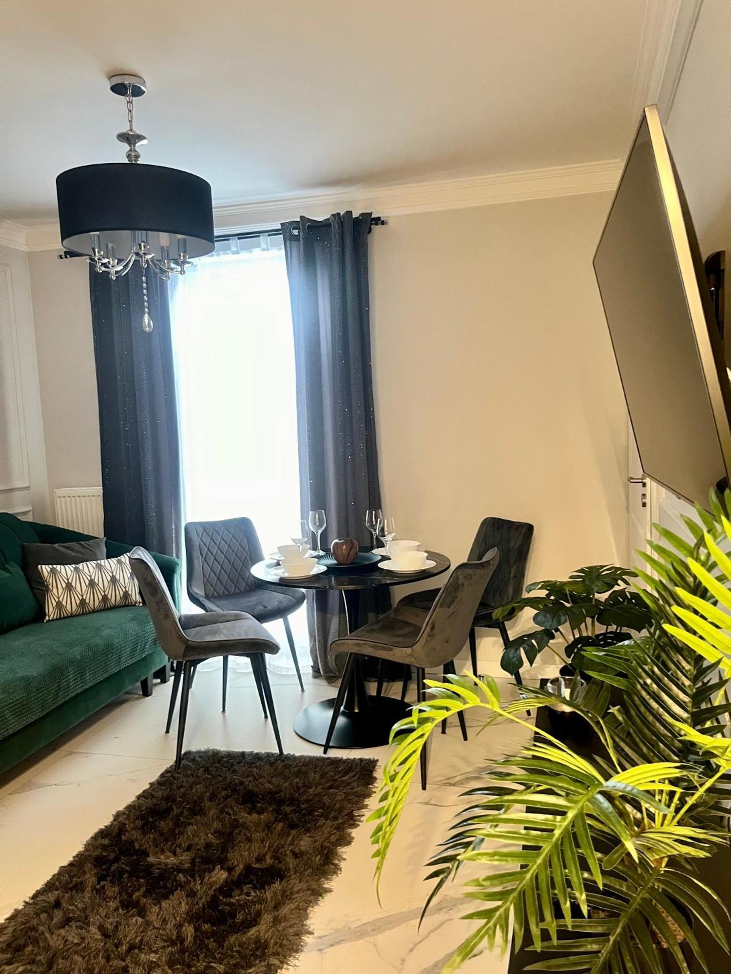 Kielce- Saphire Przy Zalew Kielecki, Faktura, Parking, Centrum Apartment *